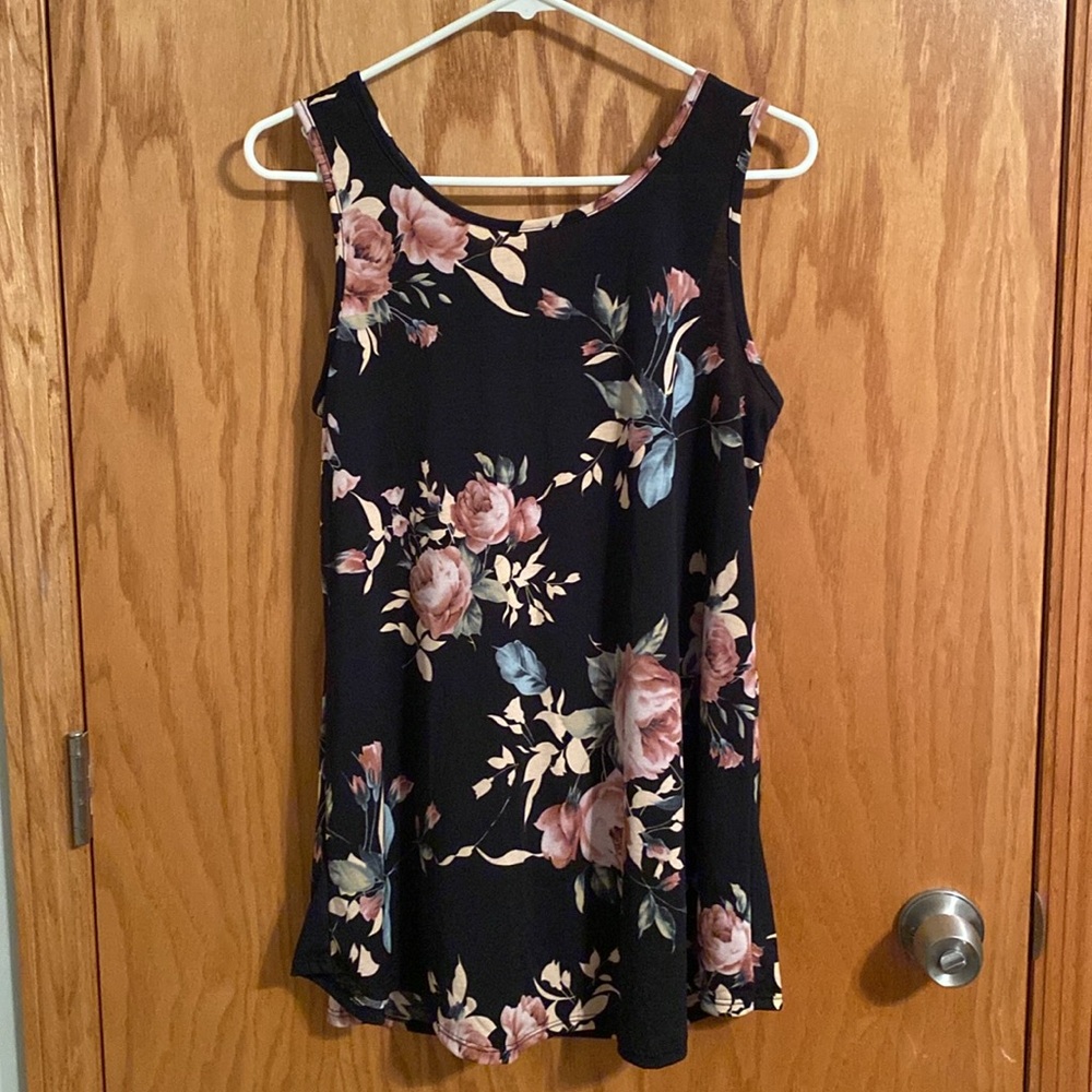 NWOT Heimish USA Sleeveless Top, Size Medium